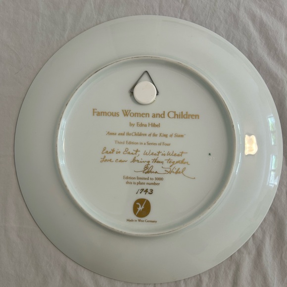 Edna Hibel decorative plates - Picture 5 of 13